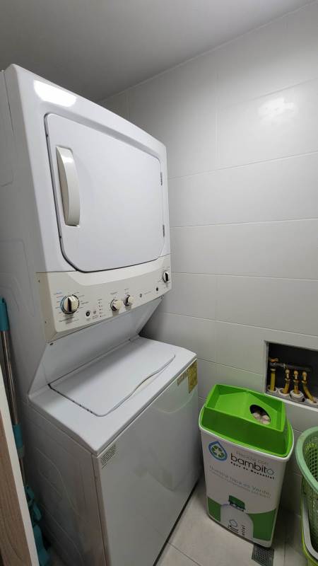 Bedroom with built-in closet and air conditioning at PH Vivendi Green Panama City