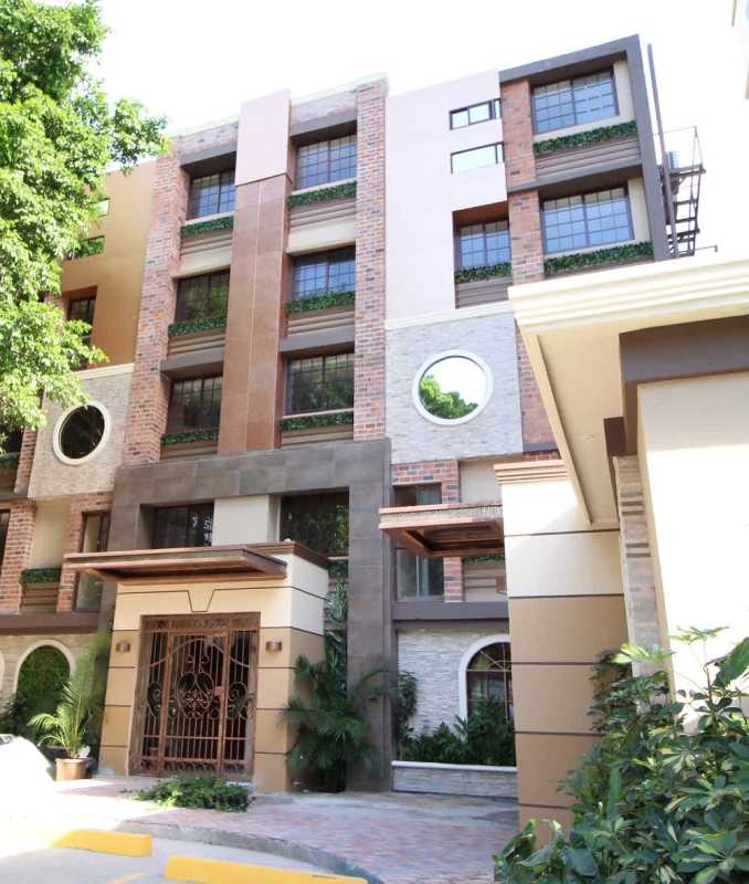 Multi-story residential building Casa Rica exterior in banking area Panama