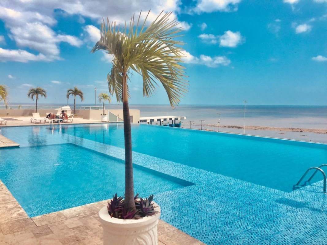 Modern open kitchen with granite countertops in PH Terramar San Francisco Panama City