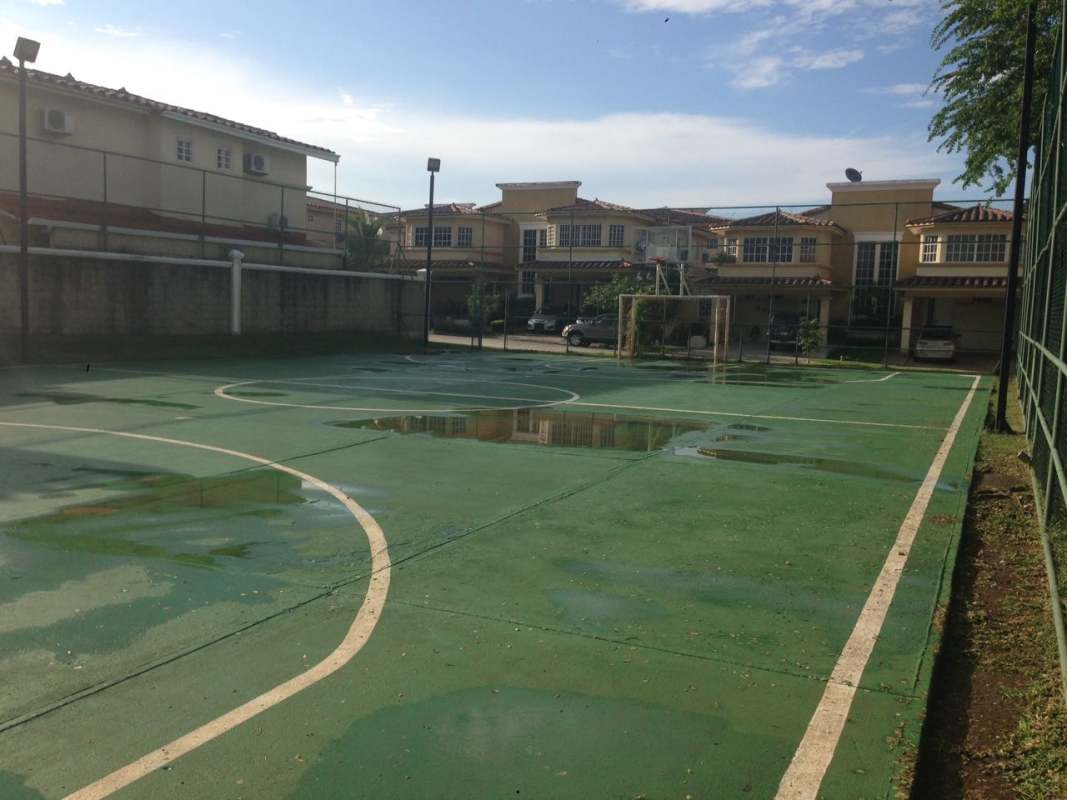 Spacious living-dining room with classic decor in Condado del Rey house Panama