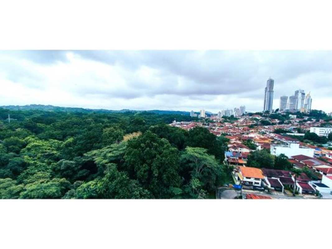 2BR Apartment with Balcony & Pool Betania PH La Locería