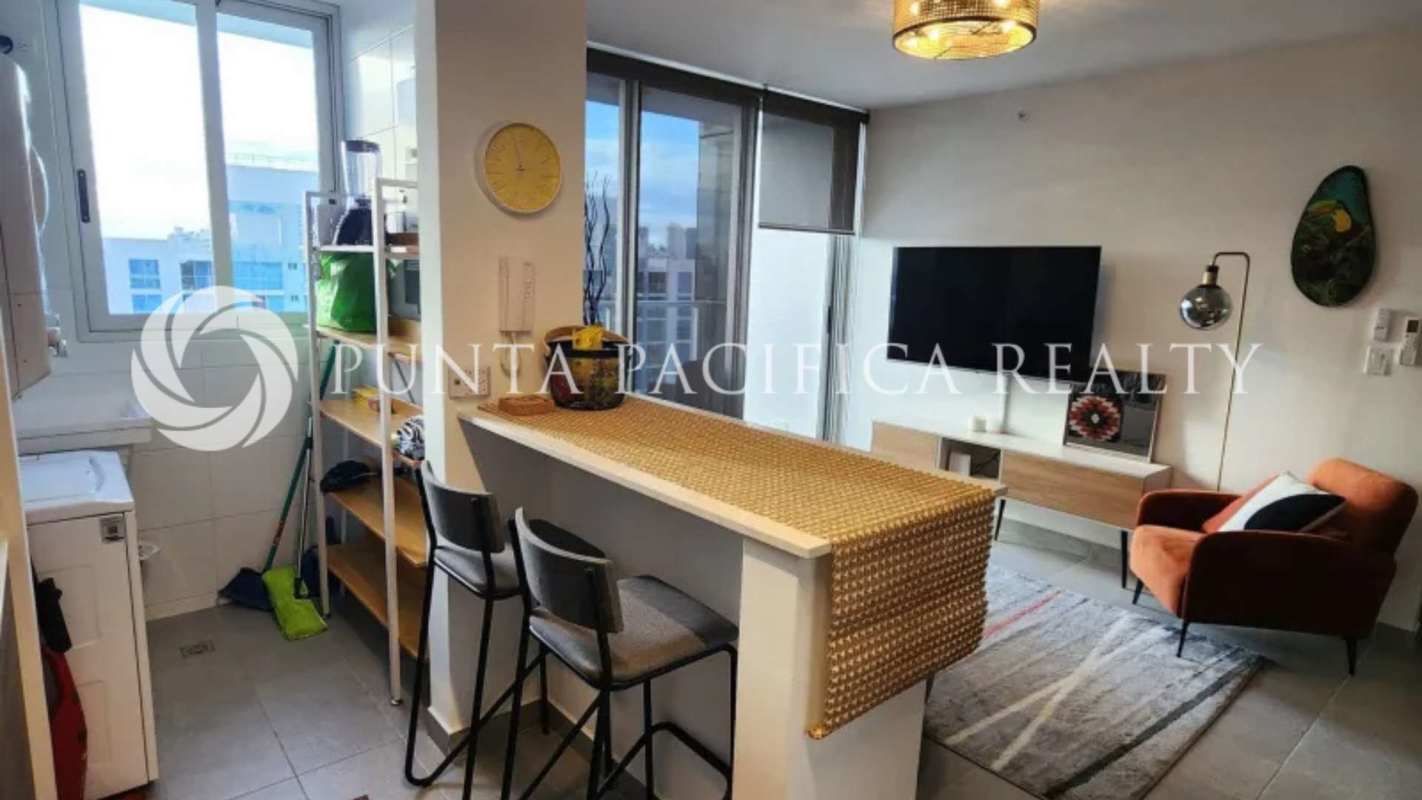 Contemporary kitchen equipped with appliances in PH Park Square Panama