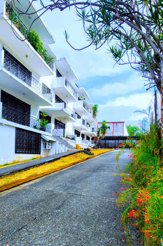 1BR Apartment with Balcony Facing Park El Carmen Bella Vista