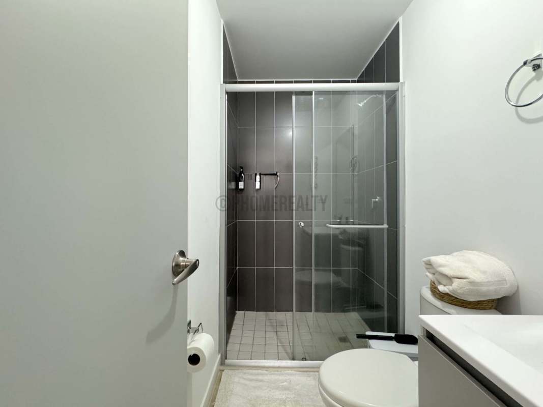 Bathroom with walk-in shower and vanity apartment for rent Panama City