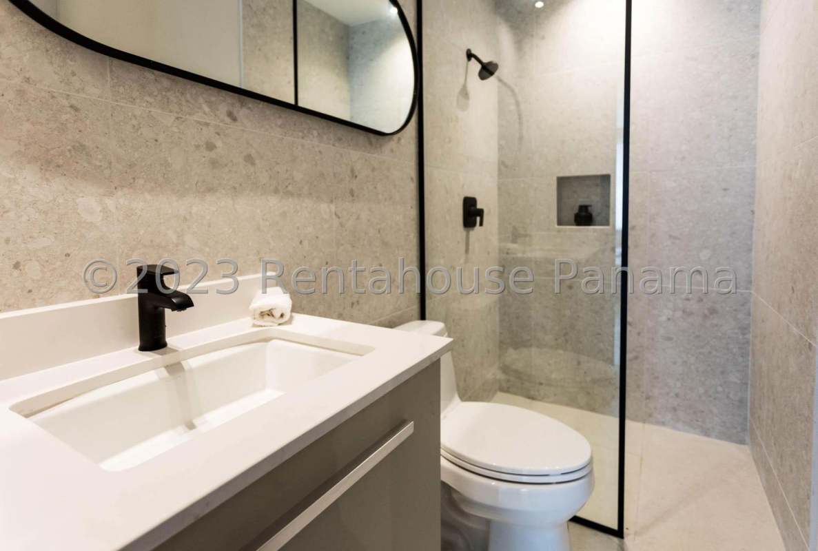 High-rise residential tower with modern architecture PH Grand Coco Coco del Mar Panama City