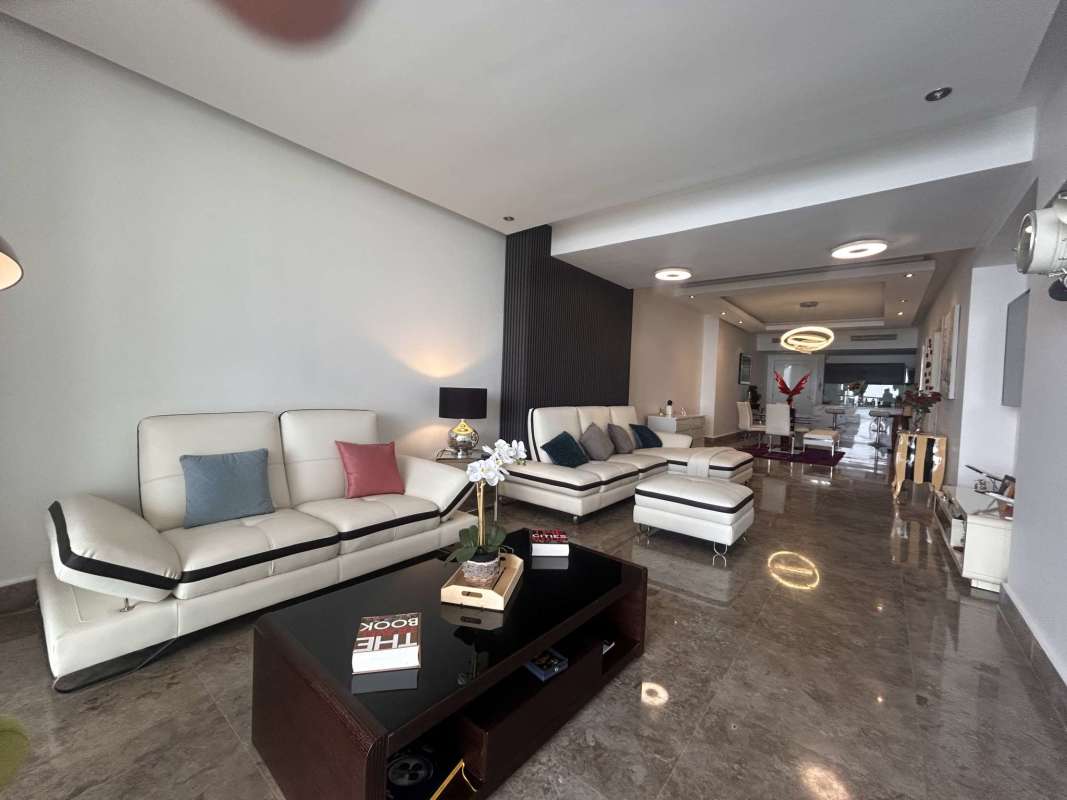 Large balcony overlooking Panama Bay from luxury PH Yoo Panama apartment Avenida Balboa