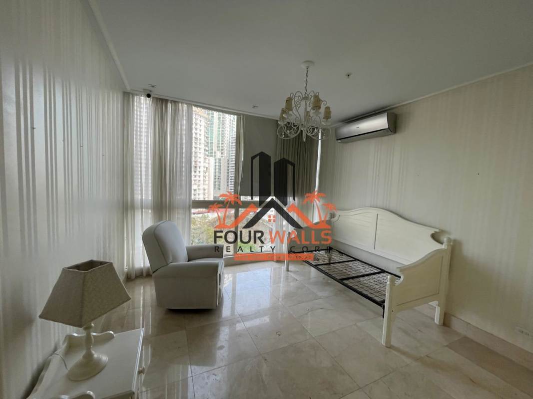 Modern designer kitchen with granite counters, island and premium appliances at PH D1 Punta Paitilla