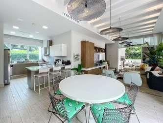 Luxury master suite with terrace access inverter AC en-suite bath PH Solea Punta Barco Panama