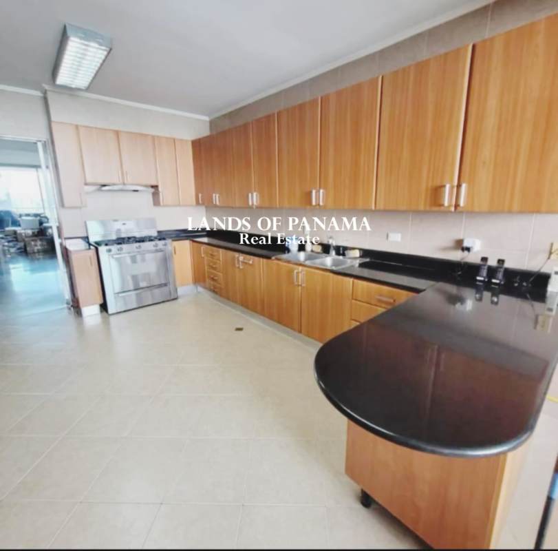 Spacious living dining with marble floors panoramic ocean view PH Península Punta Paitilla