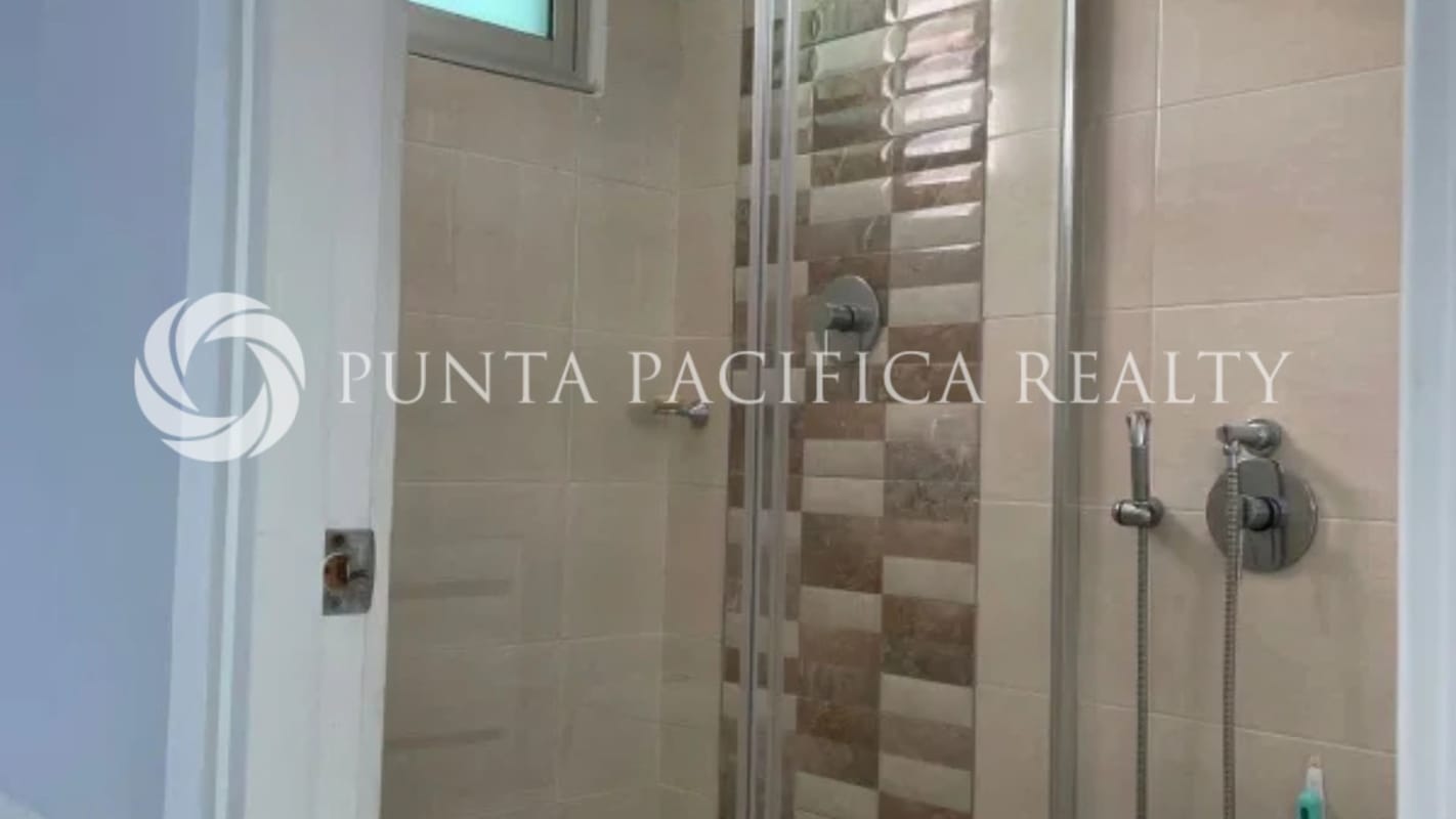 Modern bathroom glass shower enclosure PH Clayton Park I Clayton Panama