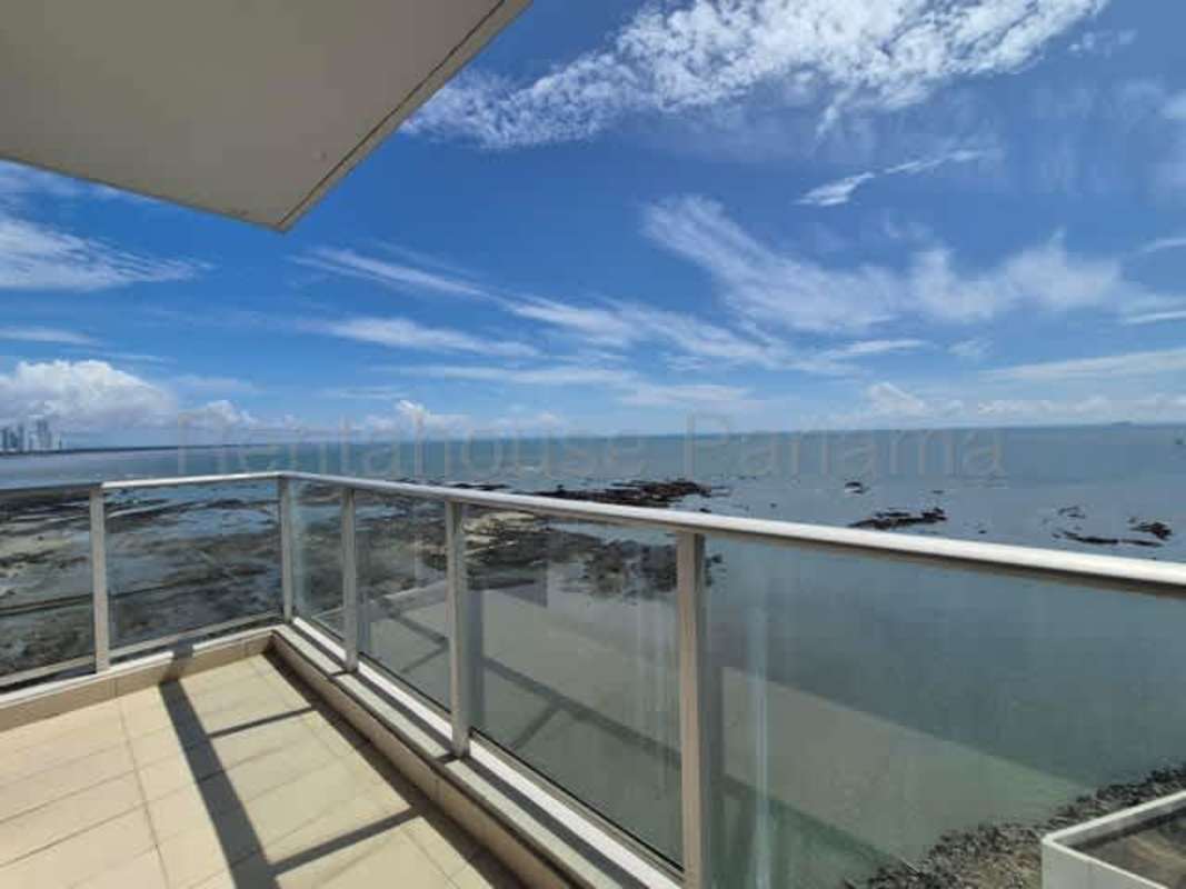 Infinity pool with ocean view and relaxation deck at PH Oceanaire residential tower Panama