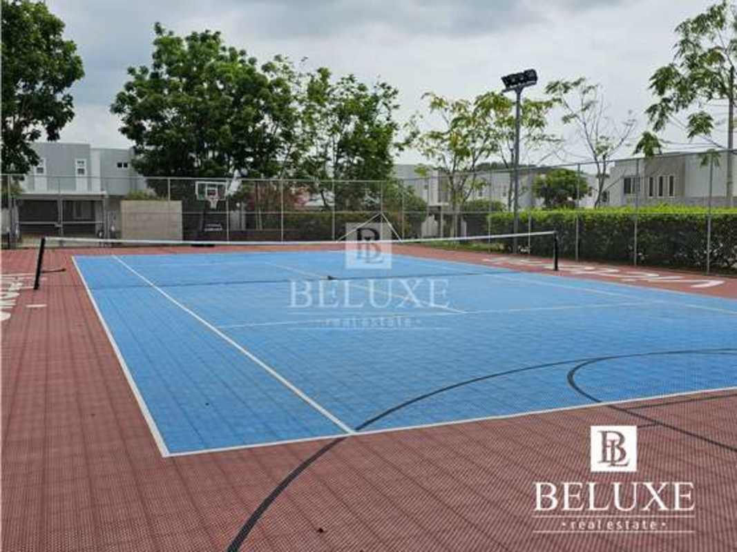 Multi-sport outdoor court with basketball and tennis at PH Victoria Panama