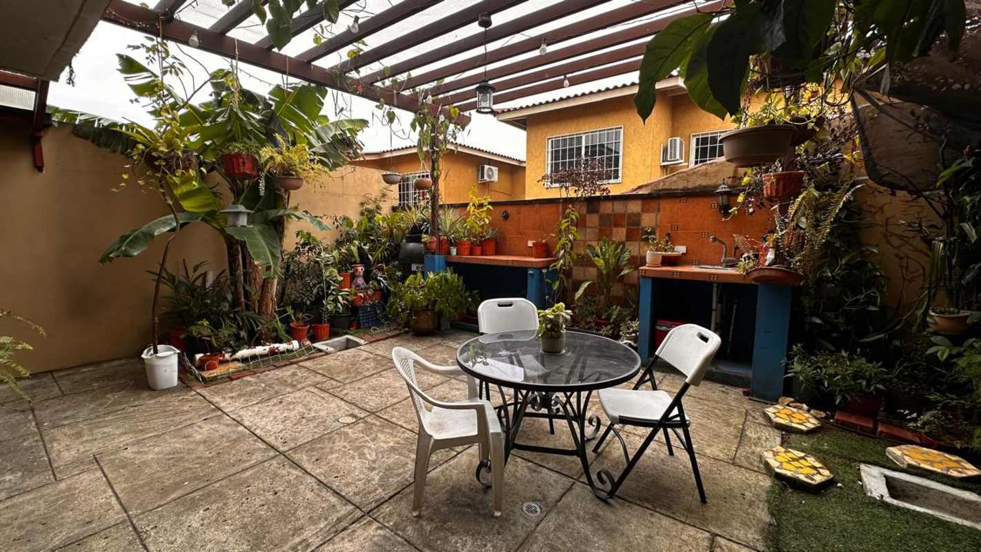 Air-conditioned bedroom furnished condo for rent Condado del Rey Panama City