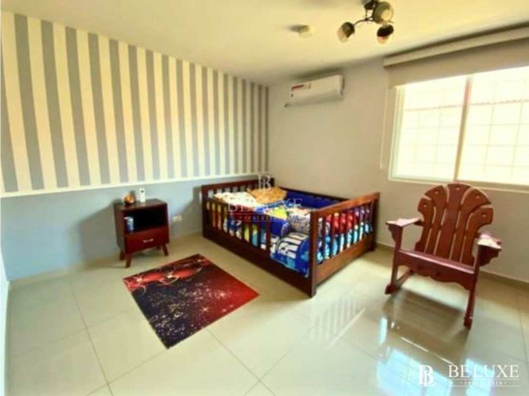 Modern bathroom featuring vessel sink and contemporary tile in Residencial El Doral Panama