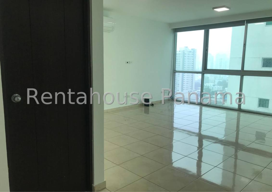 Swimming pool and sun deck with skyline views at PH Sky Blue Panama City