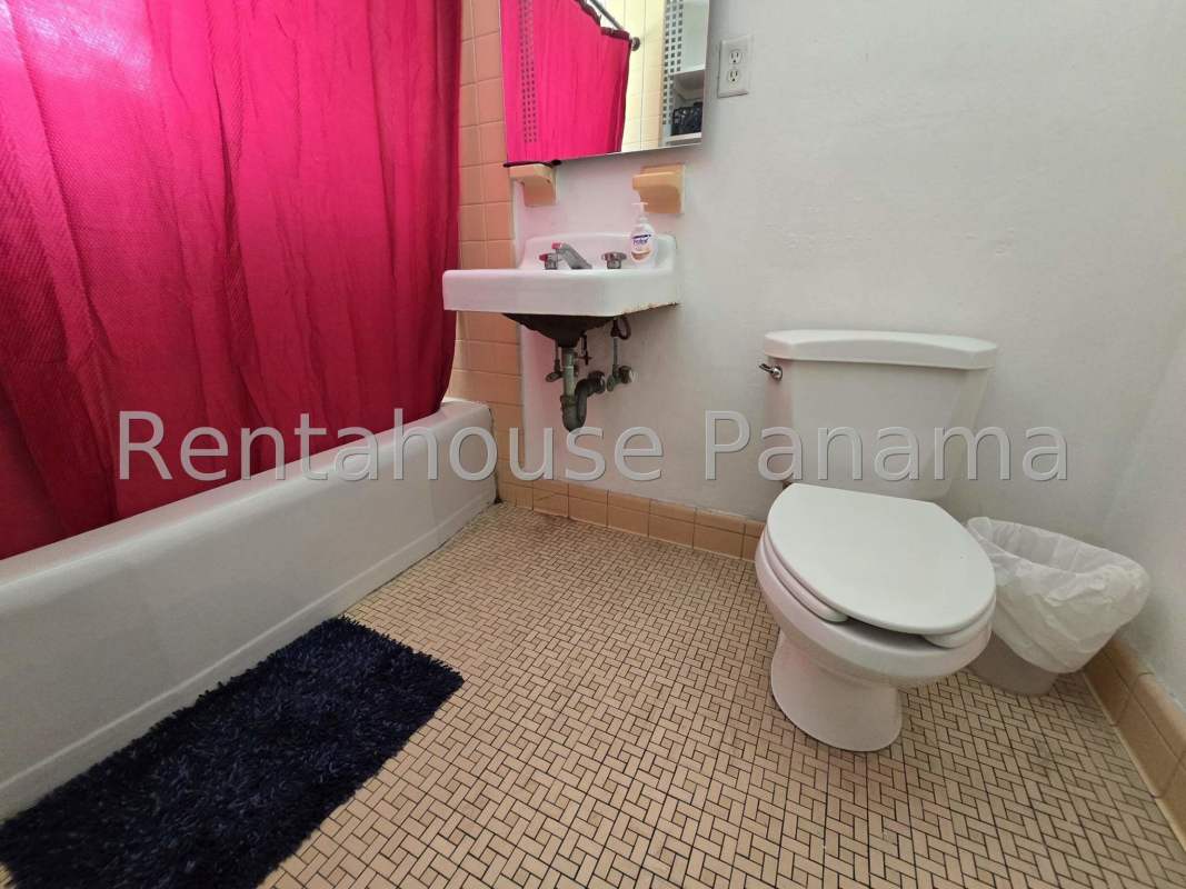 Spacious 5BR Duplex House with Garden in Balboa Ancon in Panama - View 2