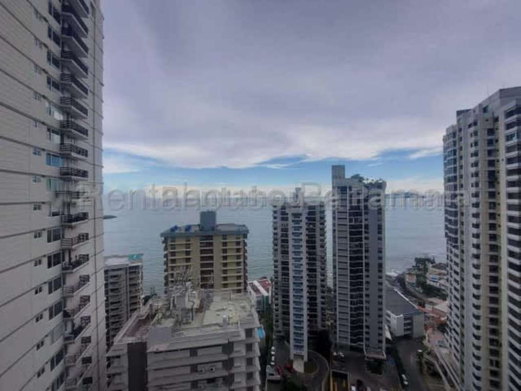 Luxury bathroom granite counters double vanity sinks and walk-in shower PH Punta Paitilla Panama