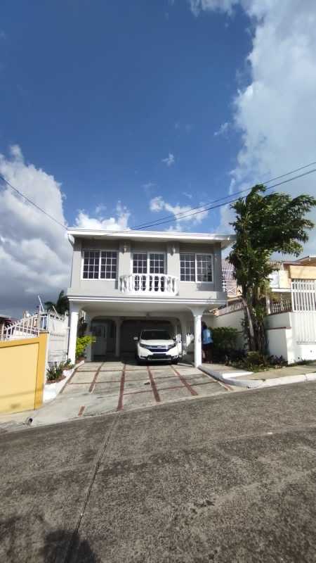 Exterior view of spacious two-story duplex house for sale in Betania Panama City