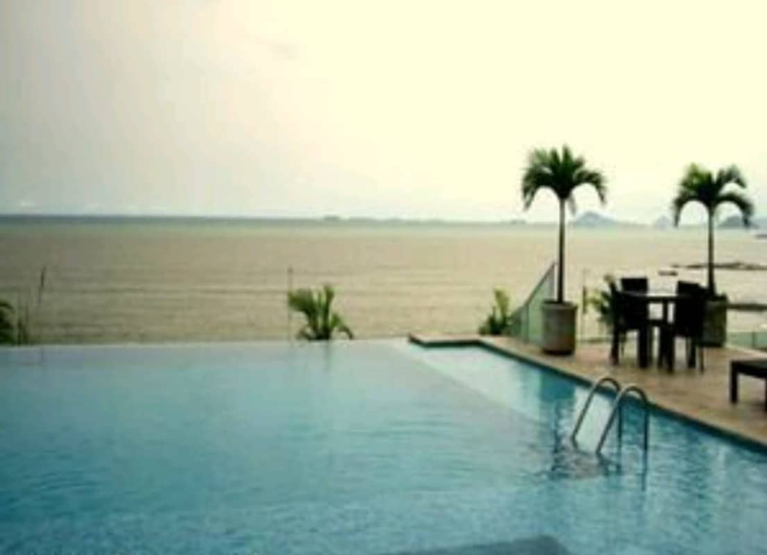 Children's playground with artificial turf PH Costa del Mar San Francisco Panama