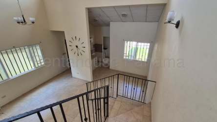 Bedroom with tiled floor and natural light townhouse sale La Fontana David Chiriquí