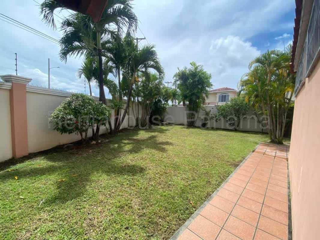 Spacious 3BR Corner Home with Pool Villa Valencia Costa Sur - View 4