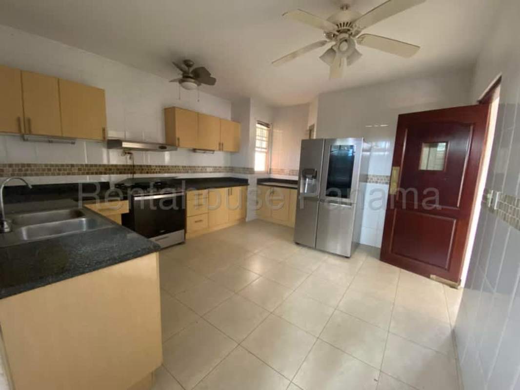 Spacious 3BR Corner Home with Pool Villa Valencia Costa Sur - View 3