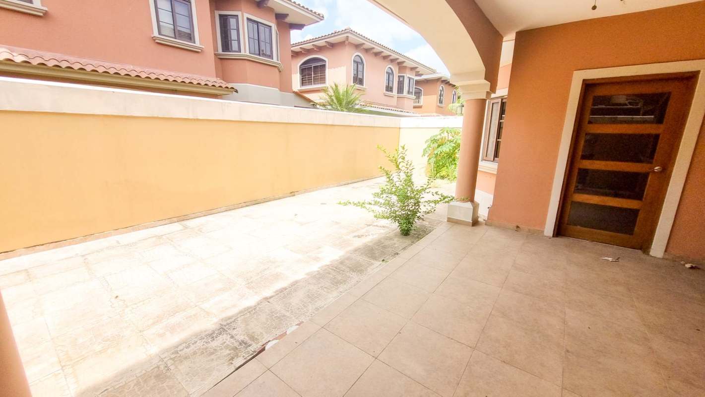 4BR Luxury Home with Garden & Clubhouse Costa Sur in Don Bosco - View 2