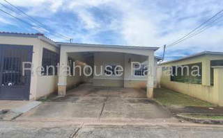 House for Sale in Costa Oeste - 3 bedrooms