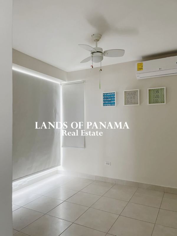 Bedroom in PH El Mare with closet, ceiling fan, window shades in Edison Park Panama