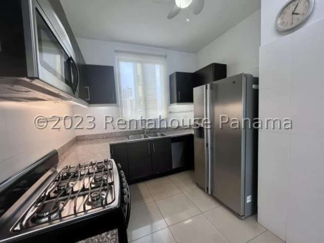 Lobby entry PH Galeria Uno Obarrio Panama City