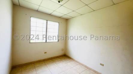 Patio and backyard garden area of house in Quintas el Pacífico La Chorrera Panama