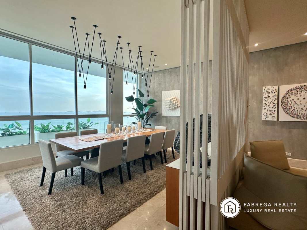 Luxury Oceanfront Apartment Costa del Este in Panama City - View 2