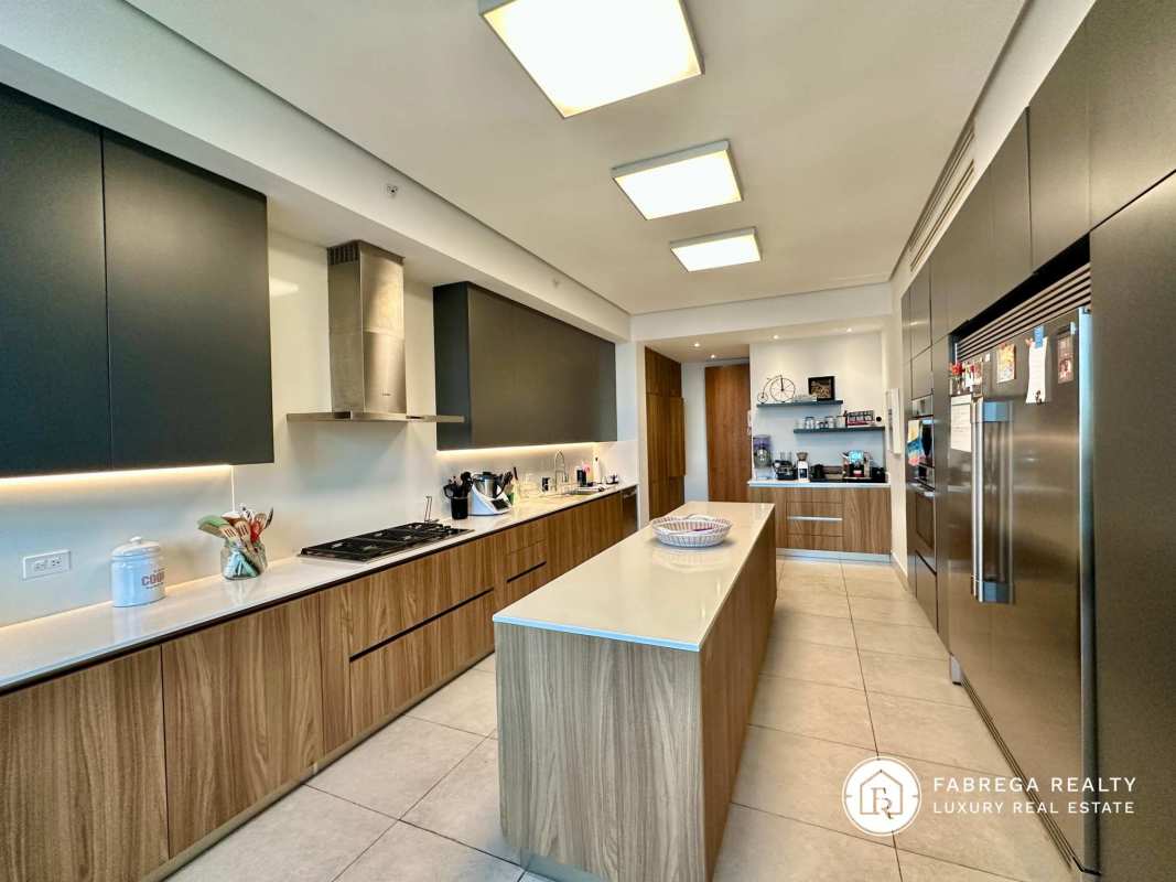 Luxury Oceanfront Apartment Costa del Este in Panama City - View 5