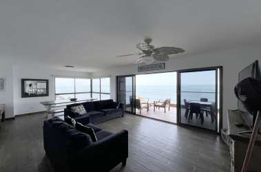 Infinity swimming pool, hot tub, palm trees, ocean view at PH Malibu Tower Nueva Gorgona Panama