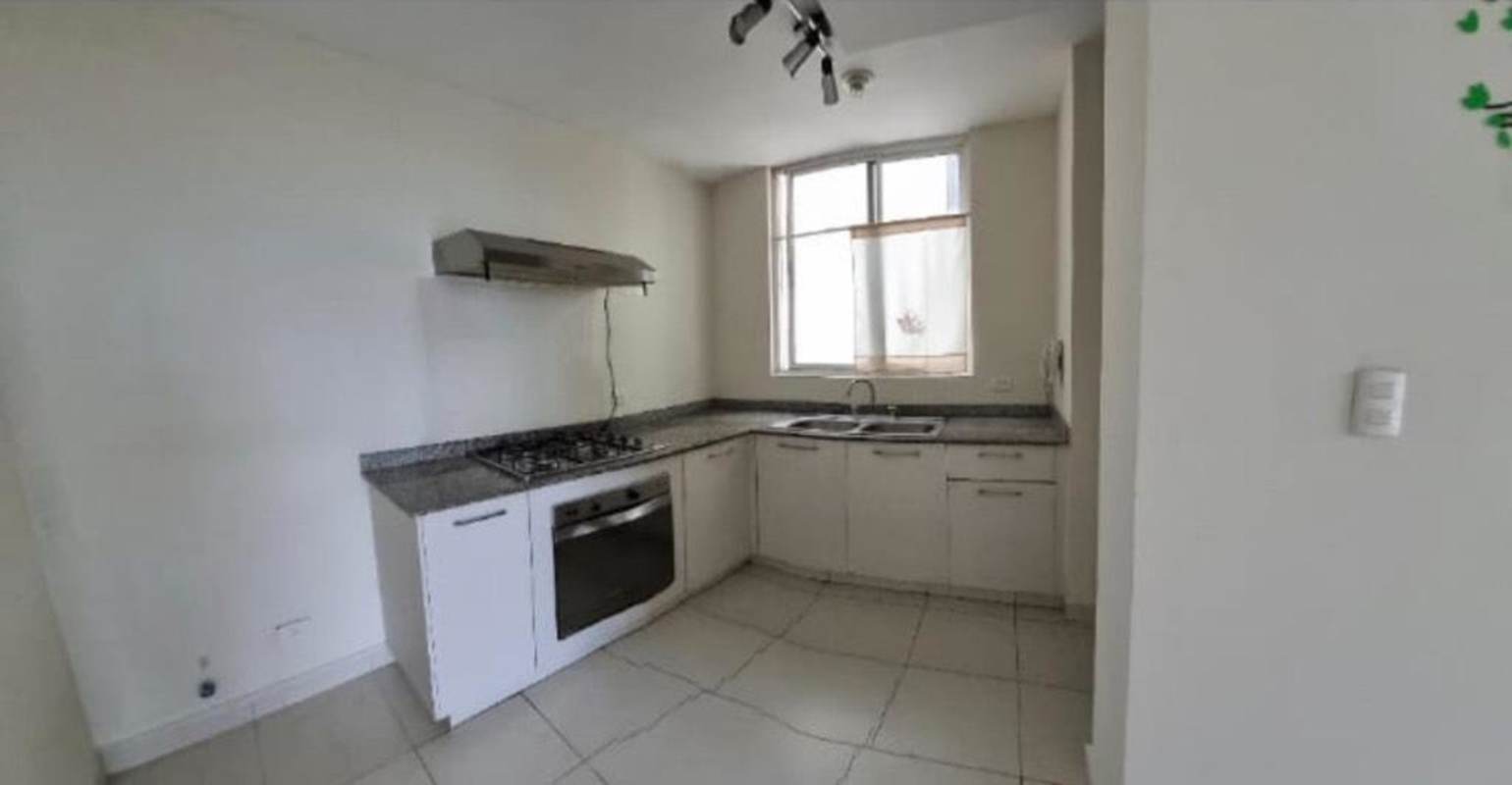 Second empty bedroom with tiled flooring for rent PH Torres de Cantabria Don Bosco Panama