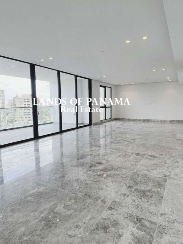 Spacious terrace with panoramic golf and city views in PH Empire Residences Santa Maria Panama