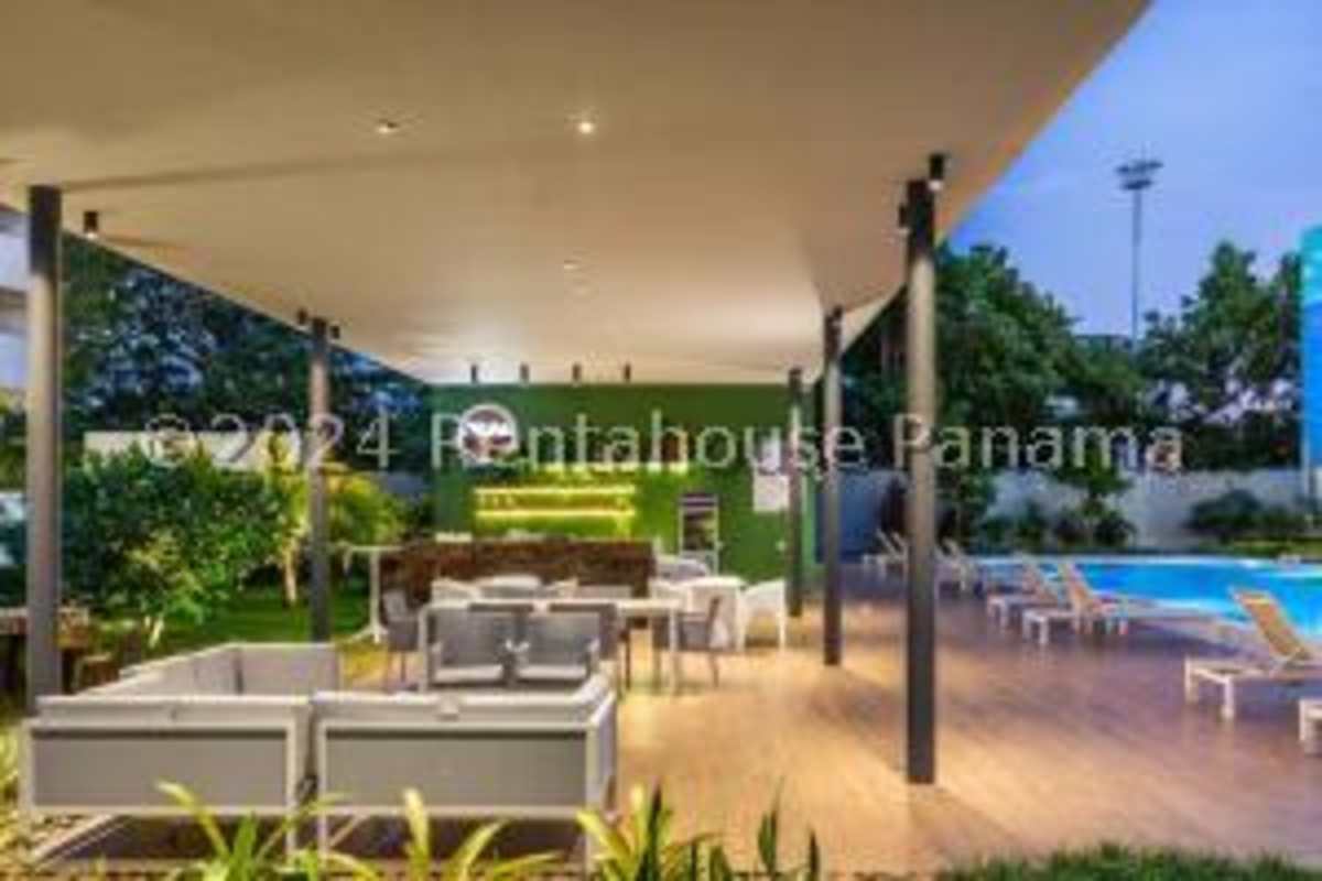 Swimming pool Club House luxury amenities PH The Regent Costa del Este Panama