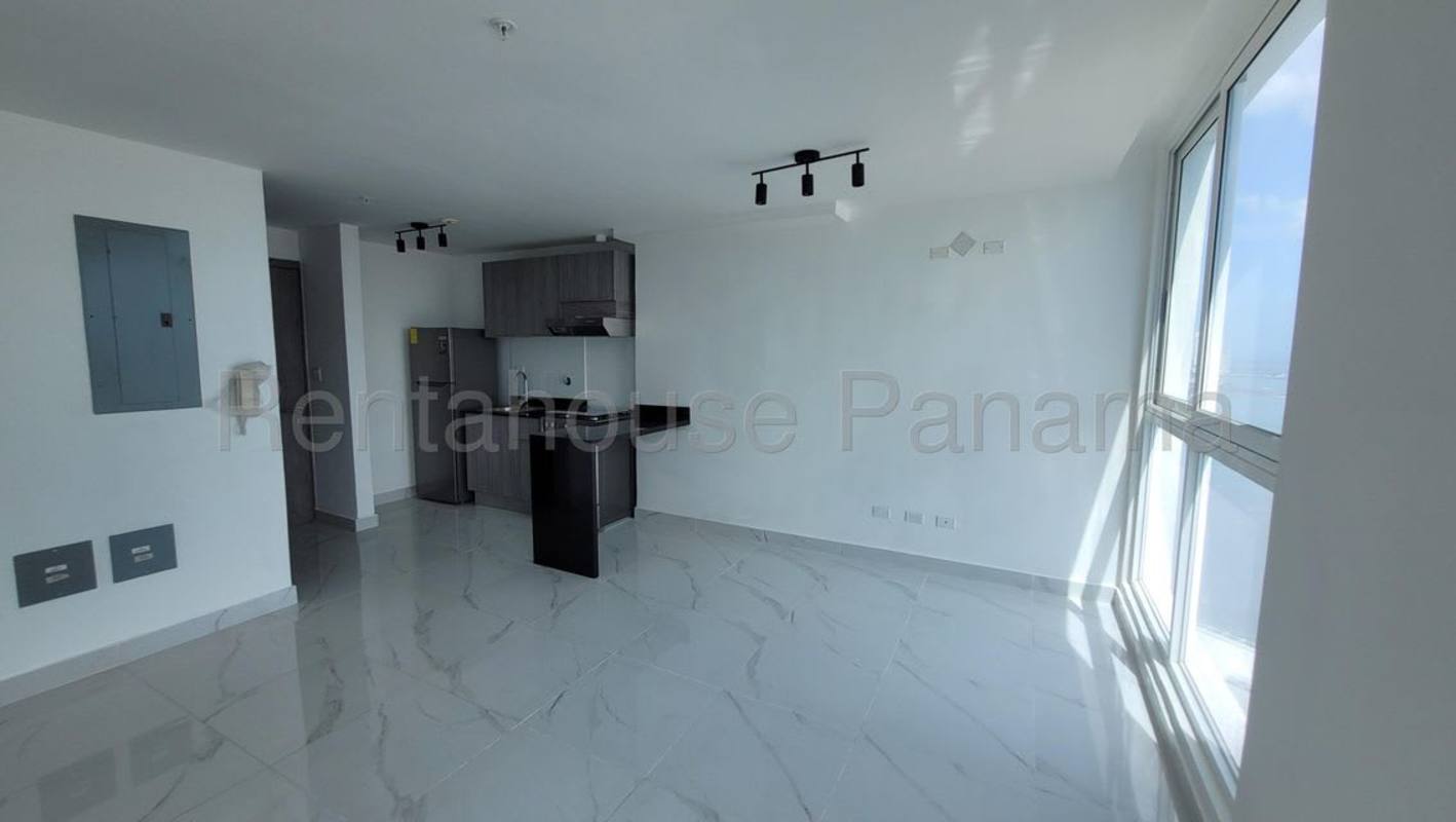 Kitchen with granite countertops and minimalist cabinetry PH BICSA Avenida Balboa Panama