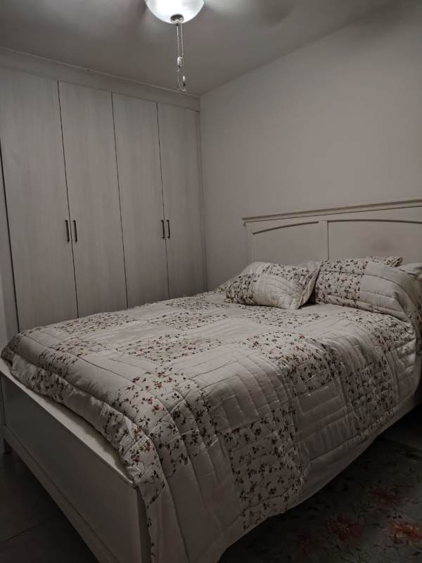 Furnished bedroom with built-in closet and inverter AC in PH Vivendi Green Edison Park