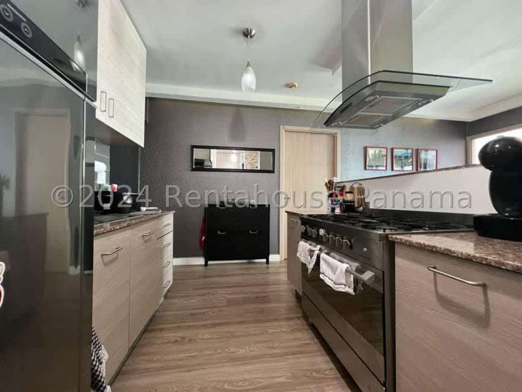 Spacious condo lobby with concierge in Coco del Mar Panama