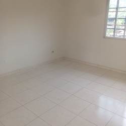 Master bedroom with walk-in closet ensuite bath in duplex house Vista Alegre Arraiján Panama