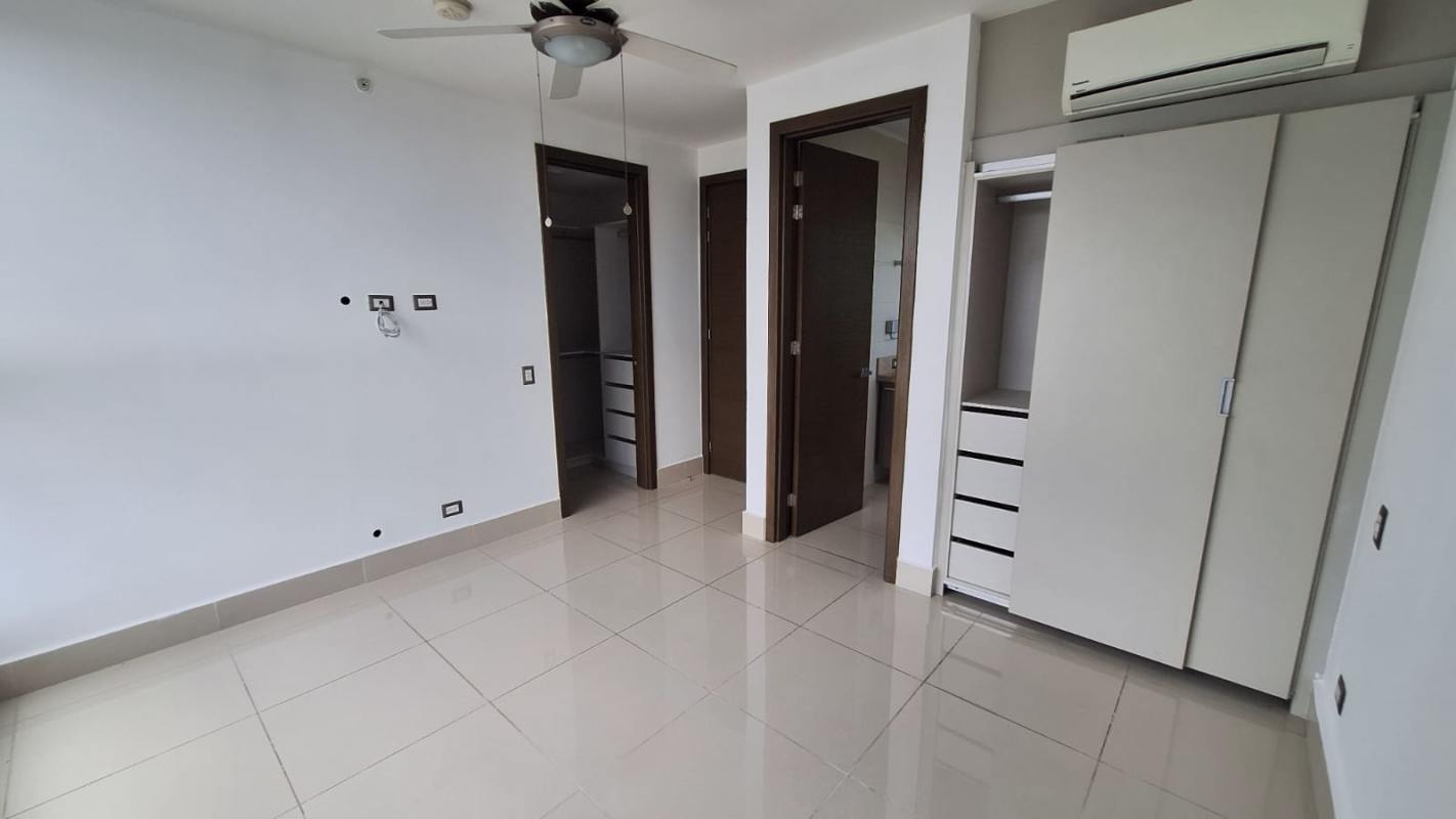 Outdoor basketball and tennis courts inside PH Bali Costa del Este gated community Panama