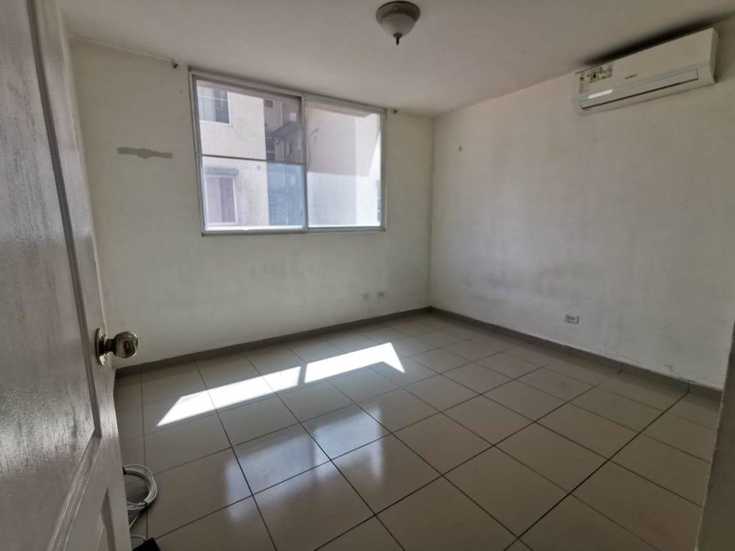 Swimming pool with sun deck at Mallorca Park Gardens Panama City