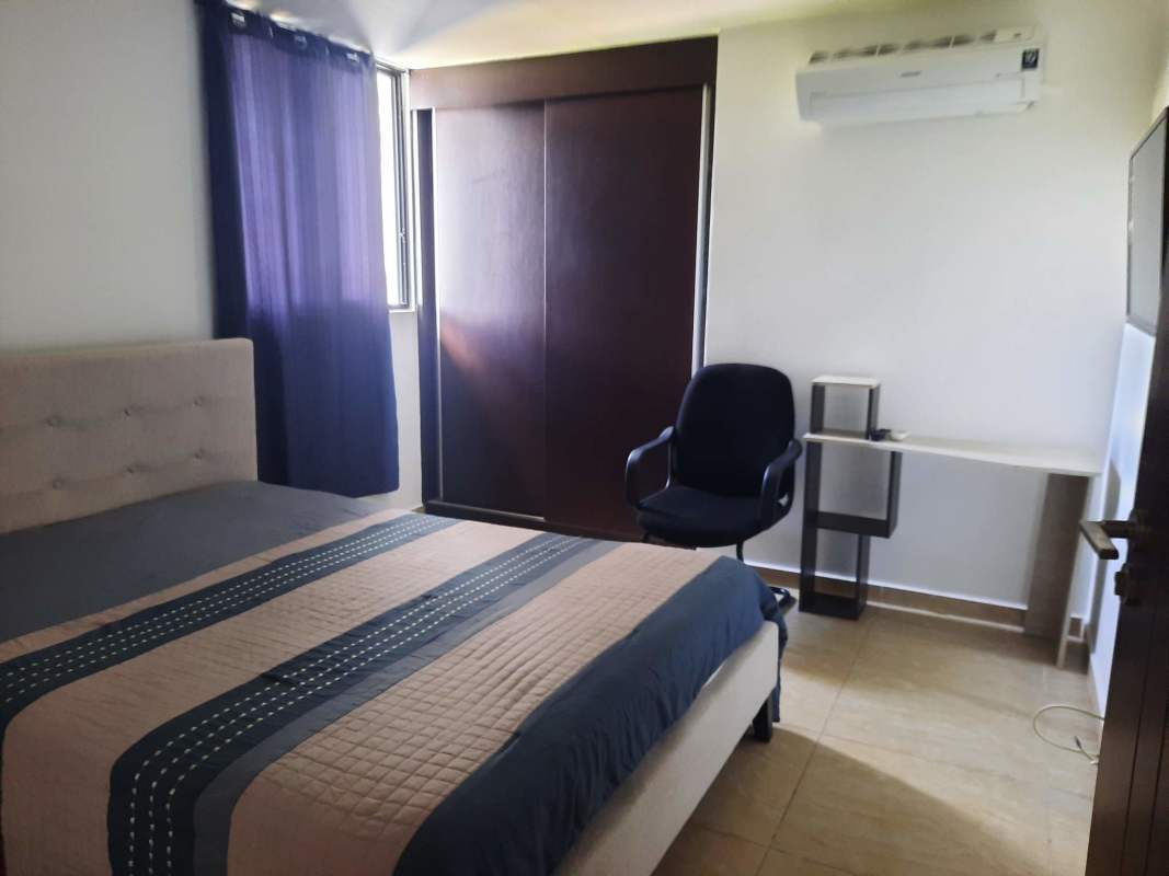 Modern gym with workout machines windows mirrors PH Terrazas del Rey Panama