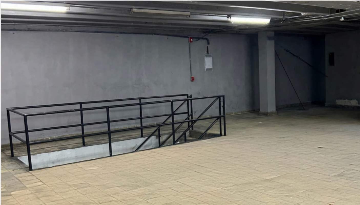 Utility or underground area with stairs inside commercial warehouse Calidonia Panama