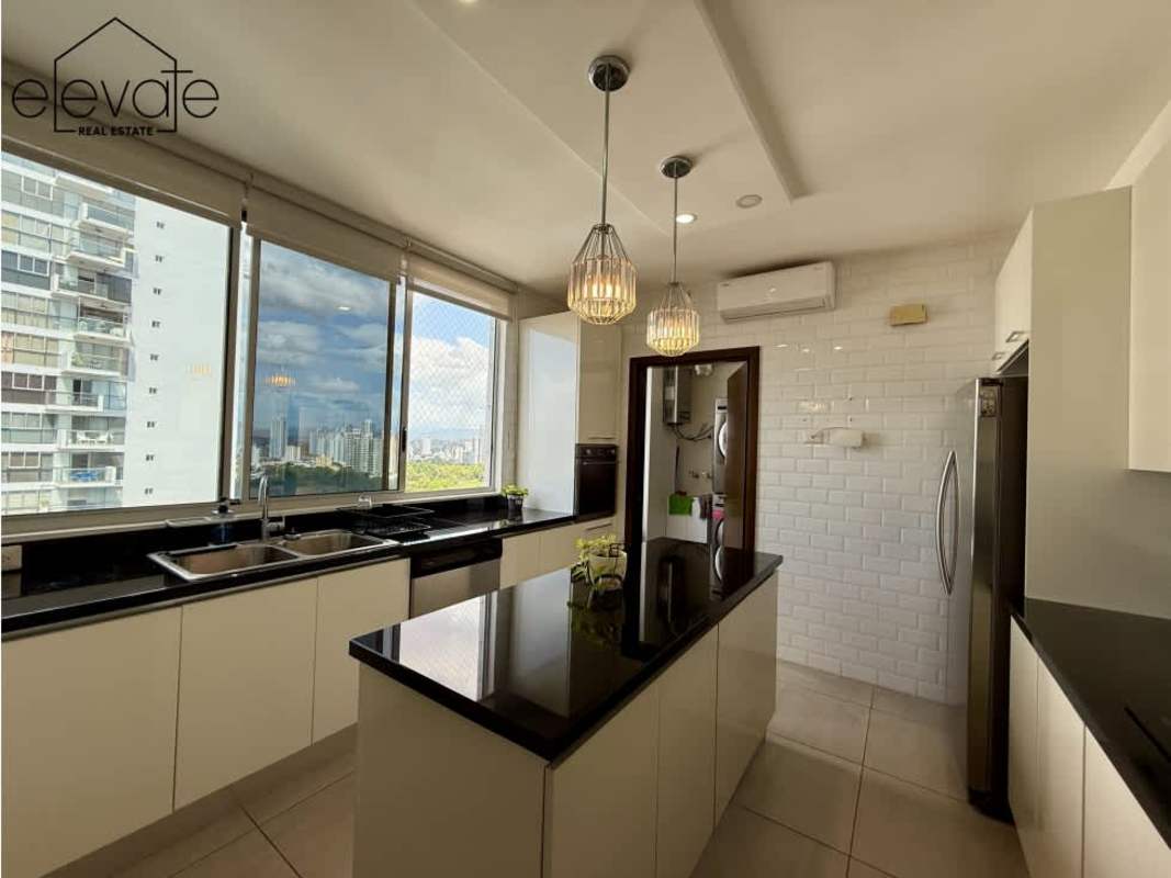 Furnished bedroom with closet and AC in Jade Tower San Francisco close to Parque Omar