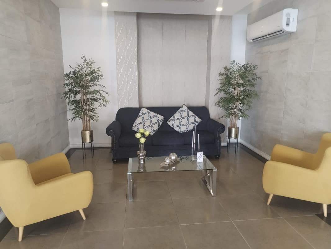 Remodeled lobby area at PH Marquis Tower El Cangrejo with modern furnishings