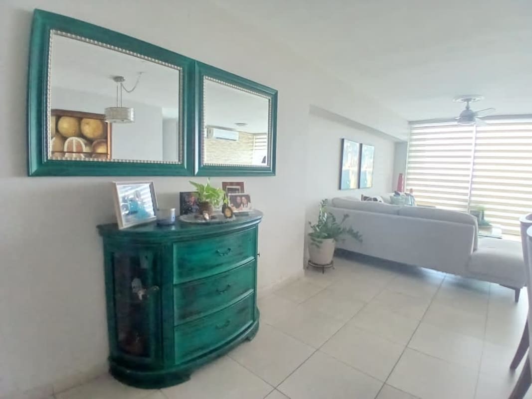 Bright living dining area opening to balcony ocean view PH Bahía Pacífica for sale in Panama