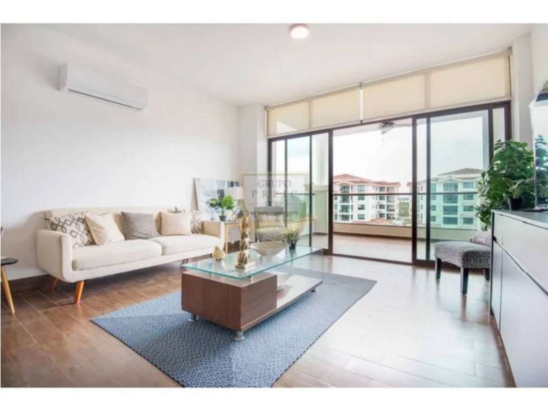 Modern open kitchen with breakfast bar and cabinets in PH Costamare Costa Sur Panama