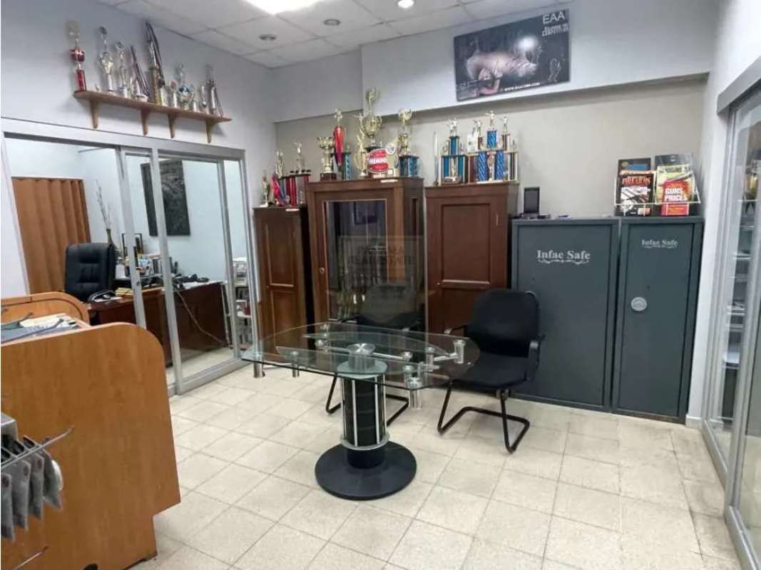 Conference room setup with glass wall in 12 de Octubre commercial plaza Panama City